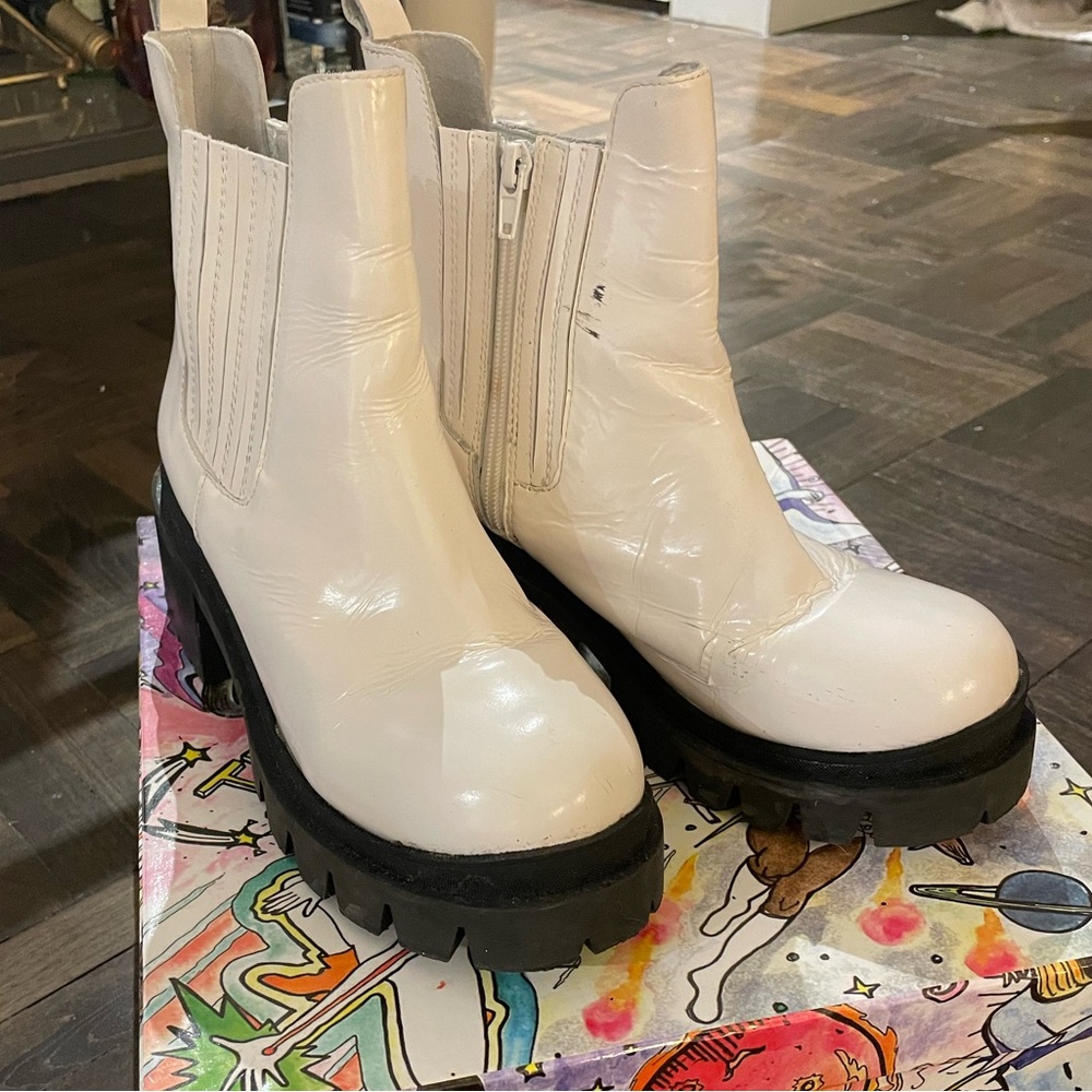 Jeffrey Campbell 9 White Patent Boots